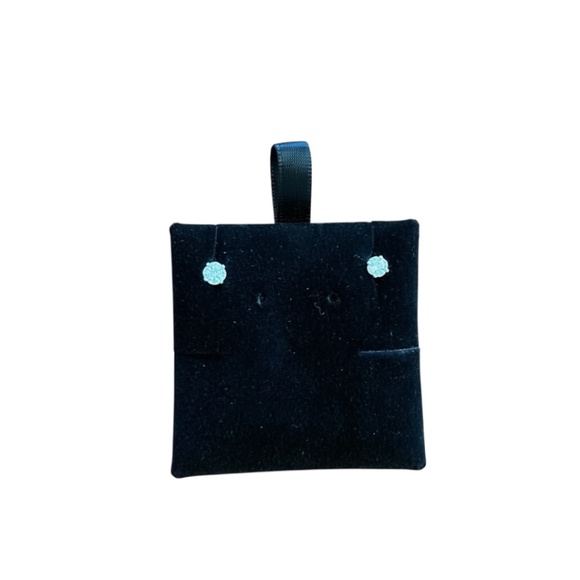 Ring Concierge Mini Round Illusion Diamond Studs - Picture 5 of 5